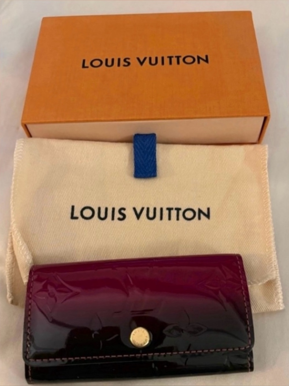 Louis Vuitton Monogram
Vernis Multicles 4
Keyholder.
